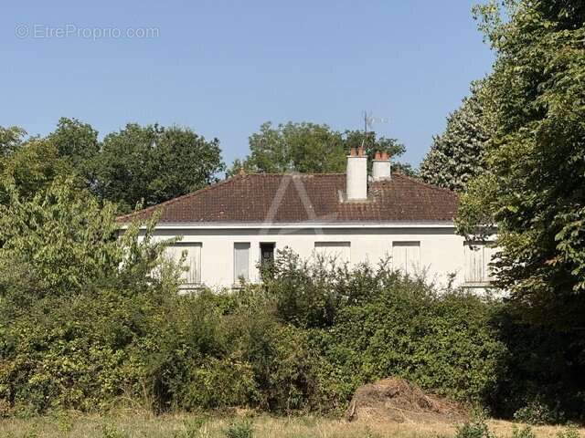 Maison à SAINT-DENIS-LA-CHEVASSE