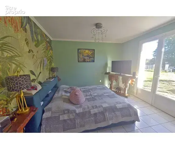 Maison 380 m² à Grezac  - photo 8