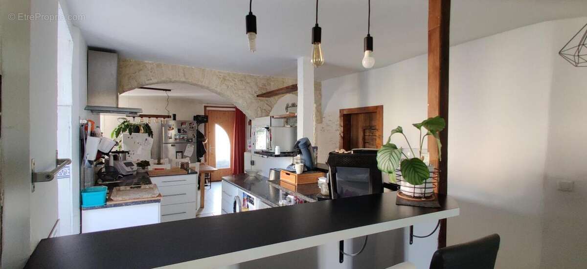 Maison à ALLASSAC
