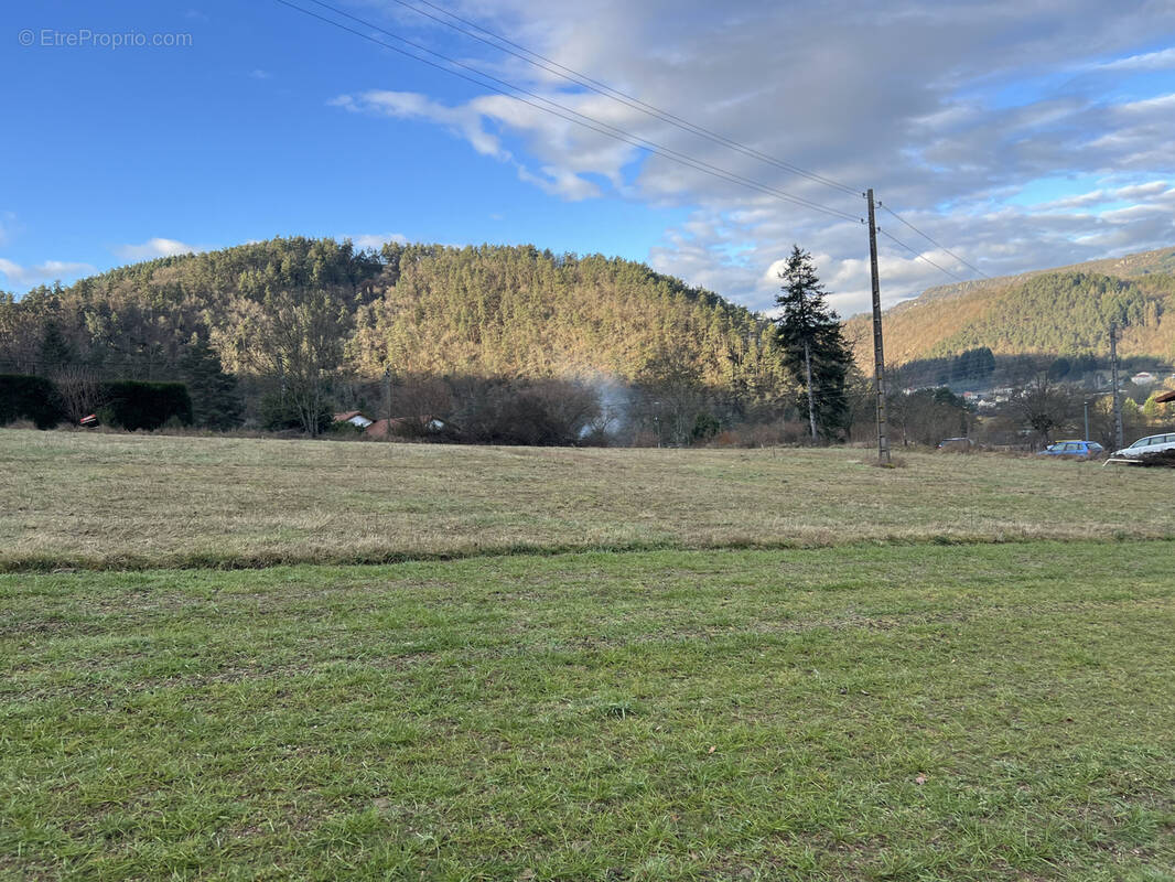 Terrain à YSSINGEAUX