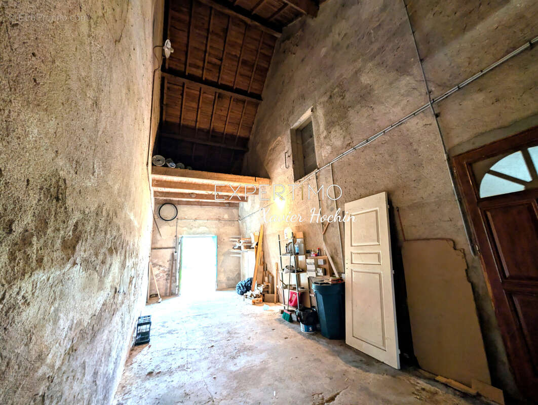 Maison à DURDAT-LAREQUILLE