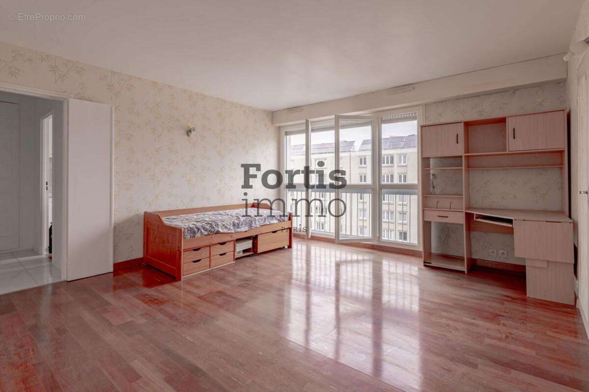 Appartement à PARIS-19E