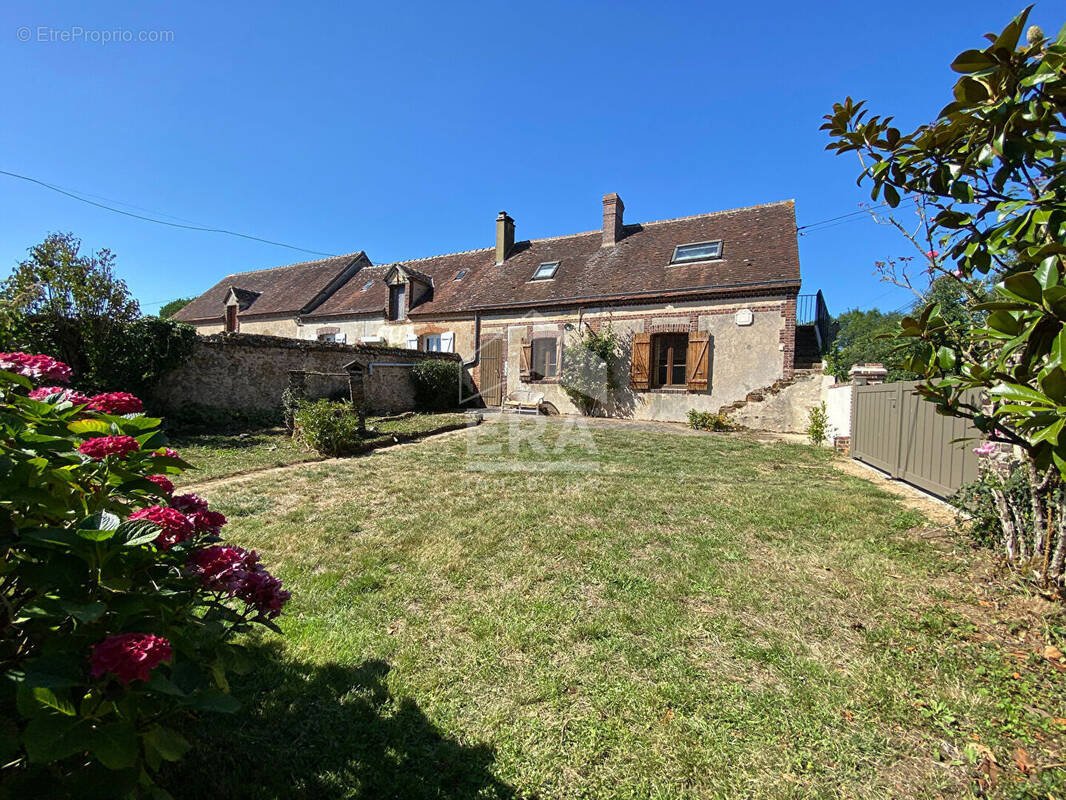 Maison à THIRON-GARDAIS
