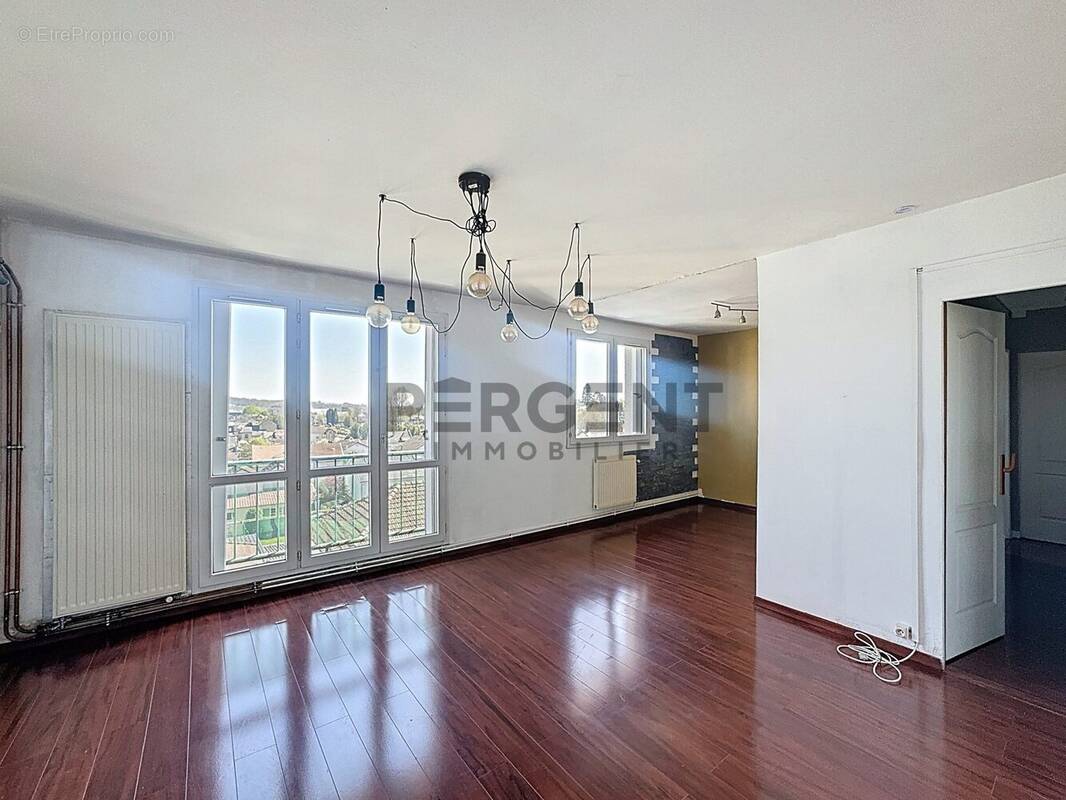 Appartement à CHARLEVILLE-MEZIERES