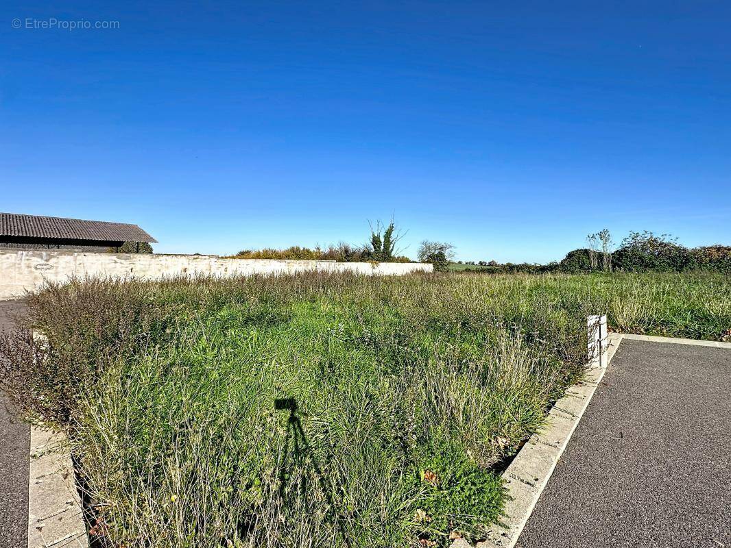 Terrain à SATOLAS-ET-BONCE