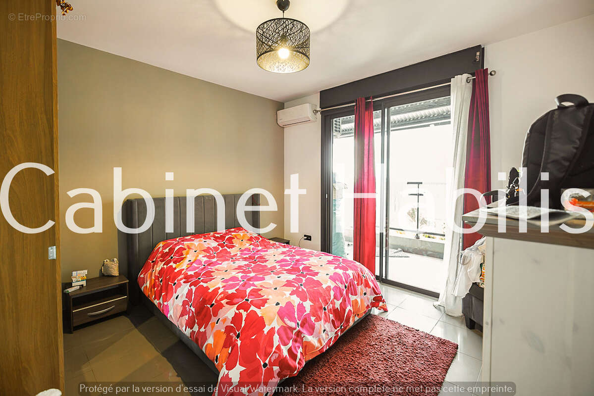A vendre - un appartements de type t3 d'environ 71.03 m2 - sainte clotilde - 281 500 € - photo 9