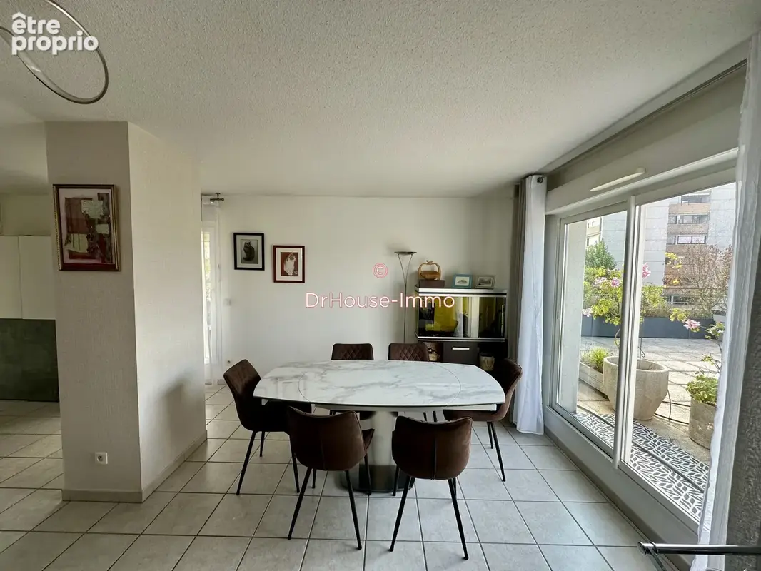 Appartement 142 m² à Valence  - photo 4