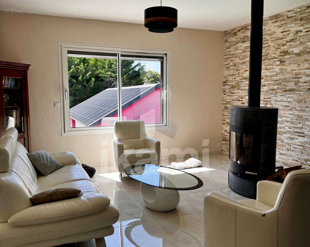 Maison familiale avec piscine sur 8 ha 58 - photo 5