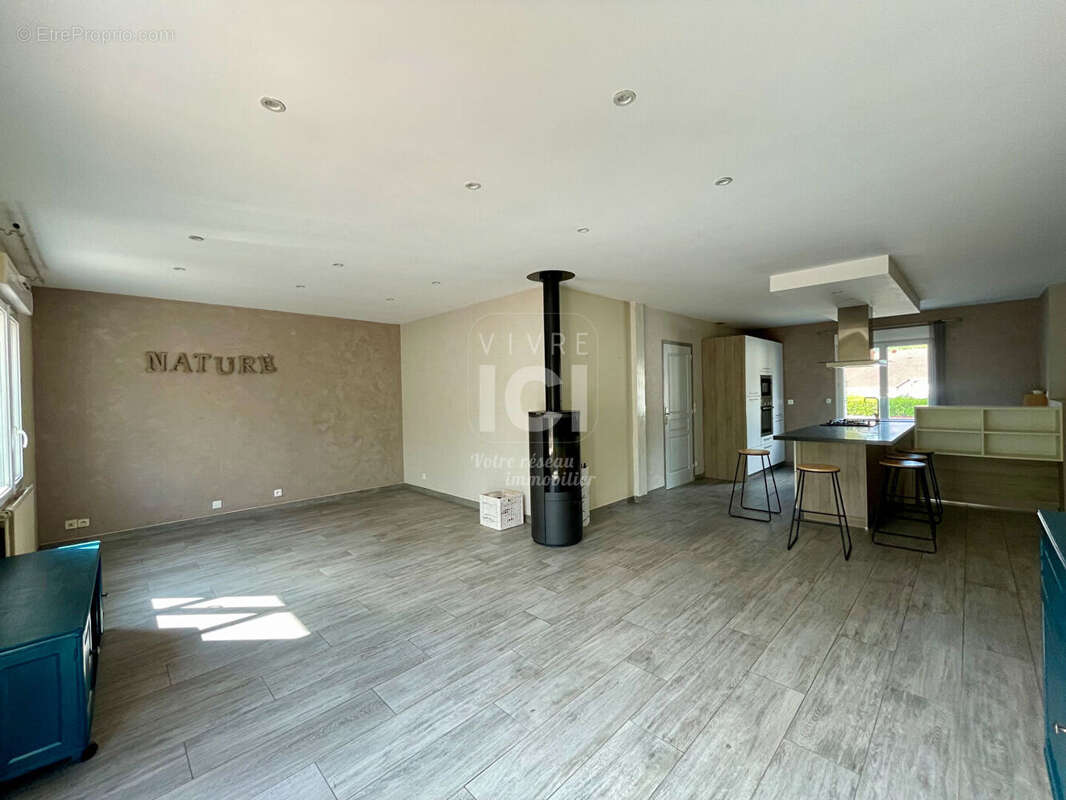 Maison à BOUGUENAIS