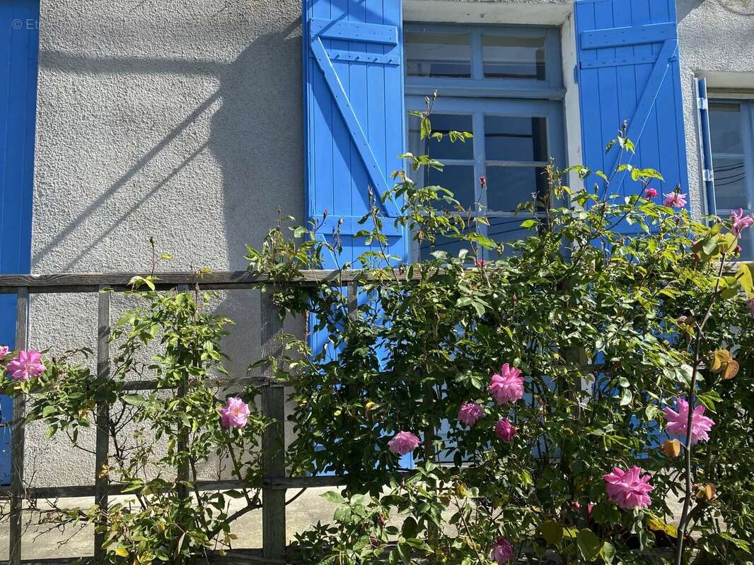 Maison à COMBERANCHE-ET-EPELUCHE