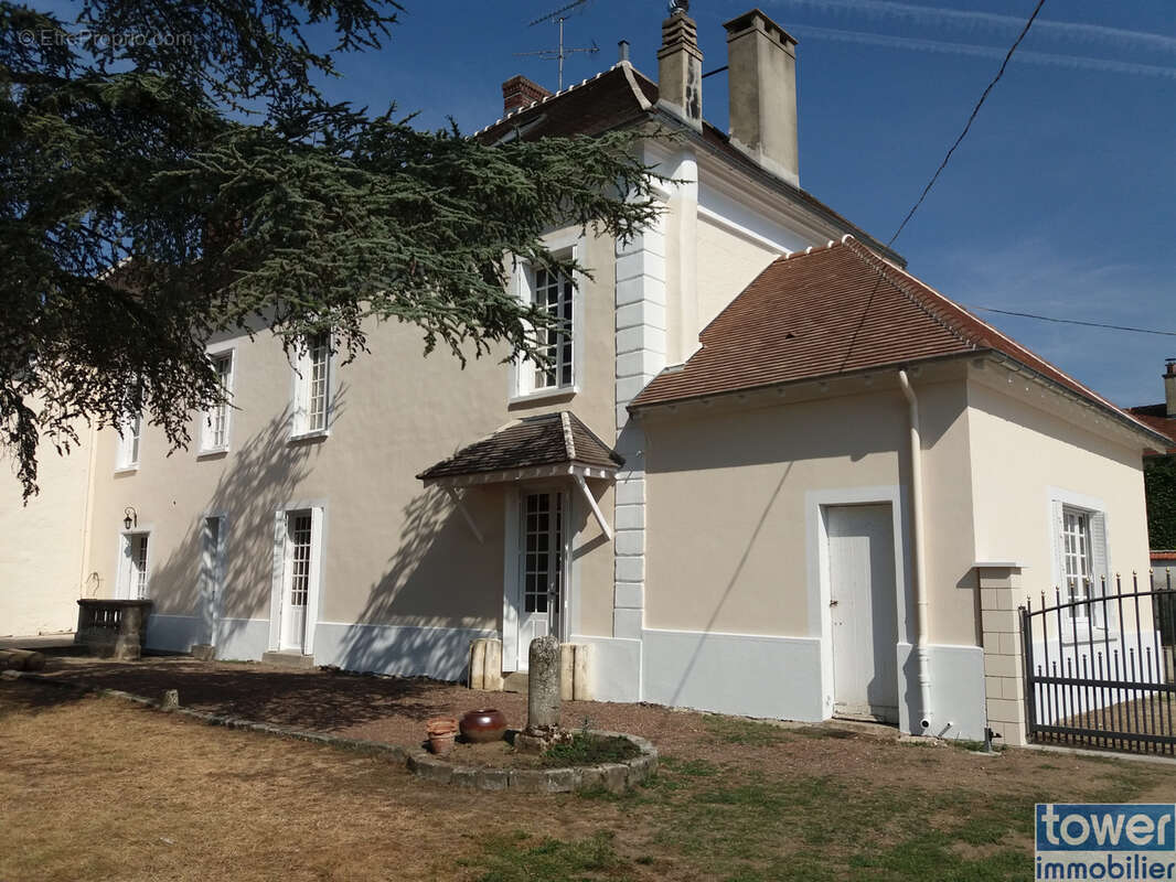 Maison à POINCY