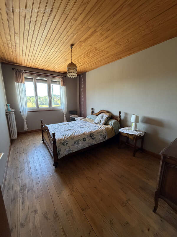 Maison en pierre (223 m2) avec terrain 1102 m2 à jonzieux 42 (pilat) - photo 10