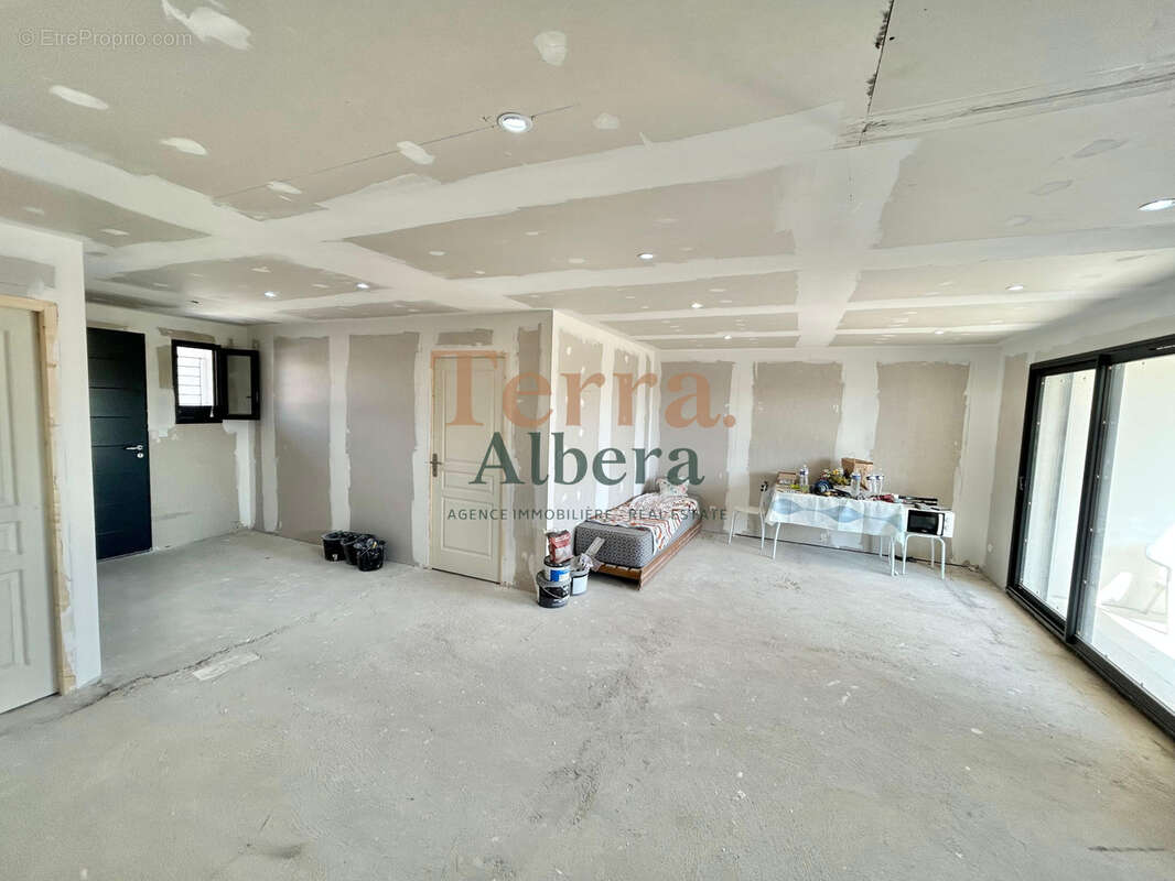 Saint-jean-lasseille - maison neuve 124m2 - garage - en cours de finition - photo 8
