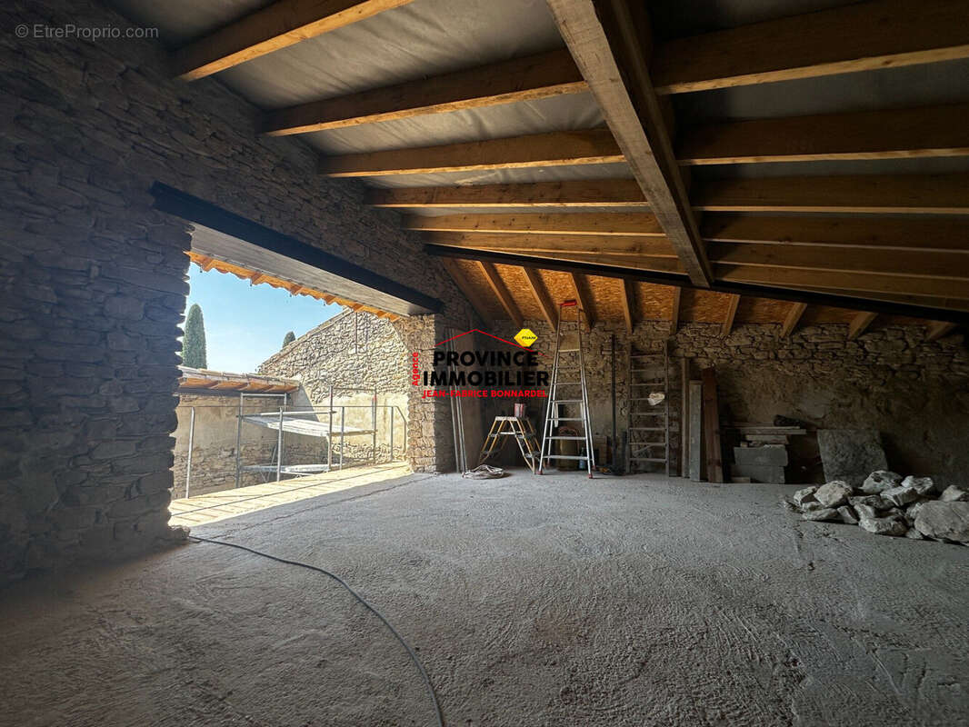 Maison 188 m² à Taulignan  - photo 3