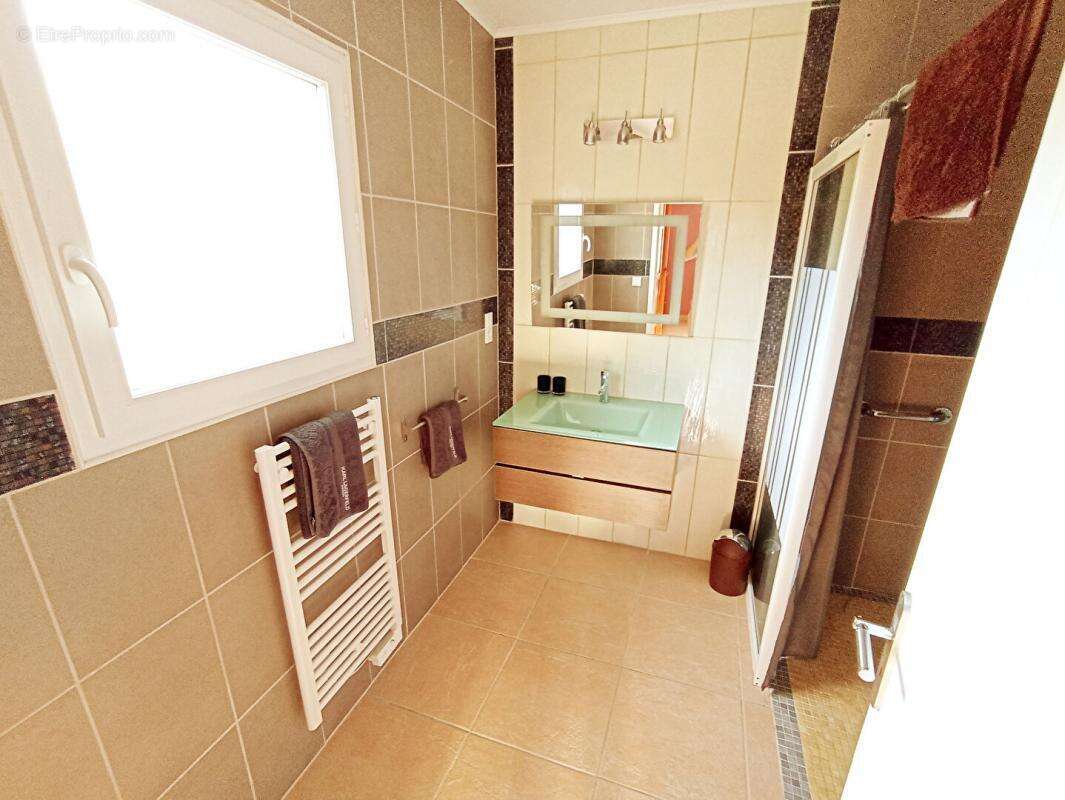 Maison à CAUDIES-DE-FENOUILLEDES