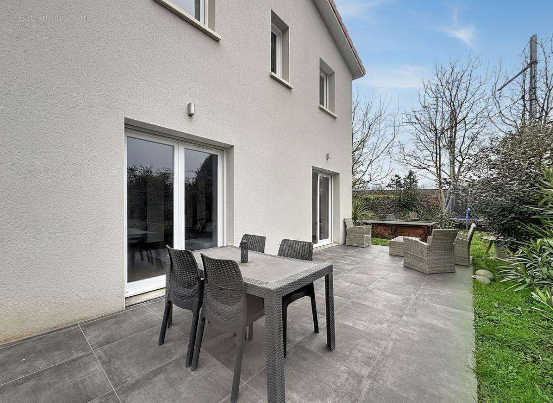Maison à CONDRIEU
