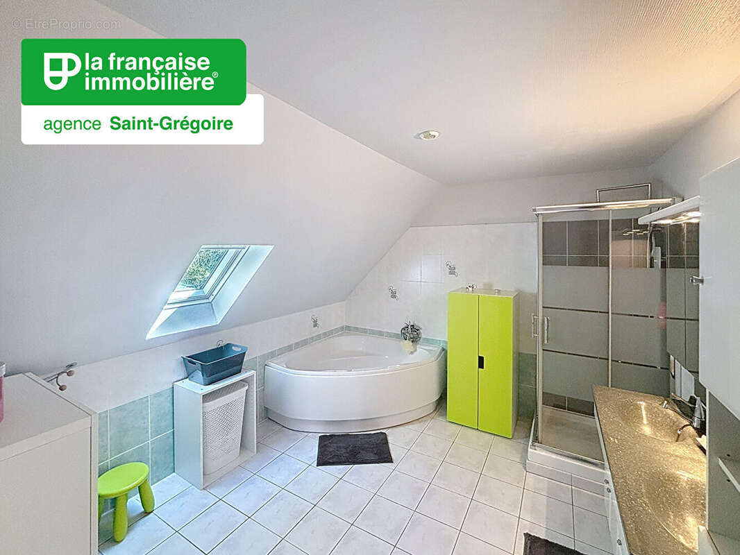 Maison à MONTREUIL-SUR-ILLE