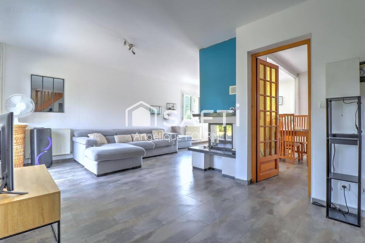 Photo 1 - Maison à SIMANDRES
