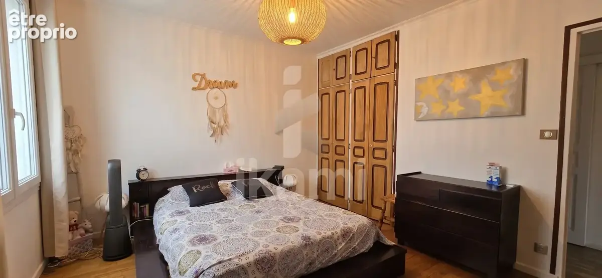 Maison familiale de 127 m2 avec 4 chambres, garage et atelier - photo 5