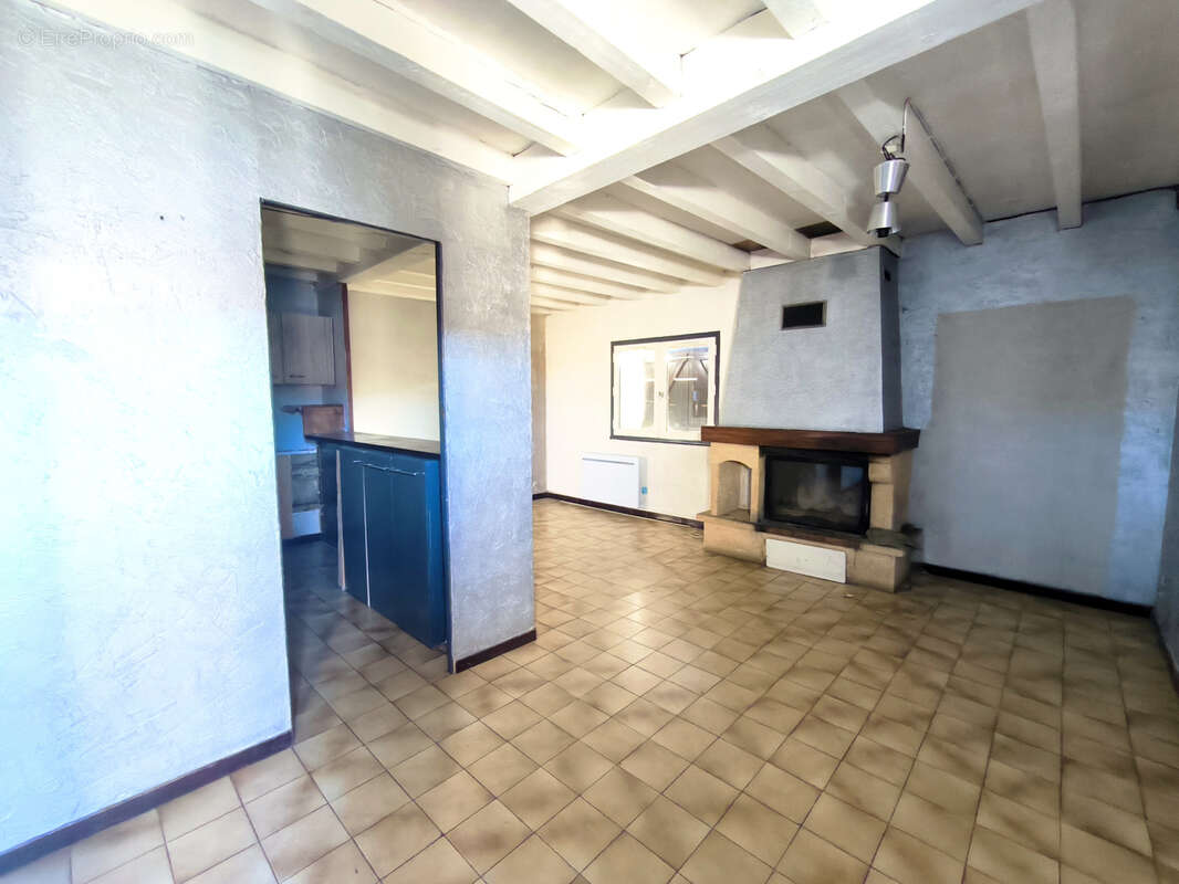 Appartement à rénover AVEC TERRAIN - photo 2