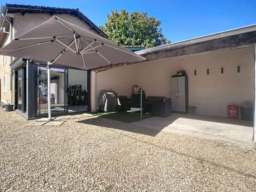 Maison 5 pièce(s) 115 m2 - photo 2