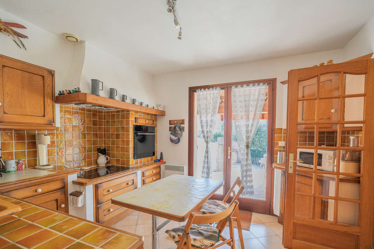 Maison à SAINT-CYR-SUR-MER