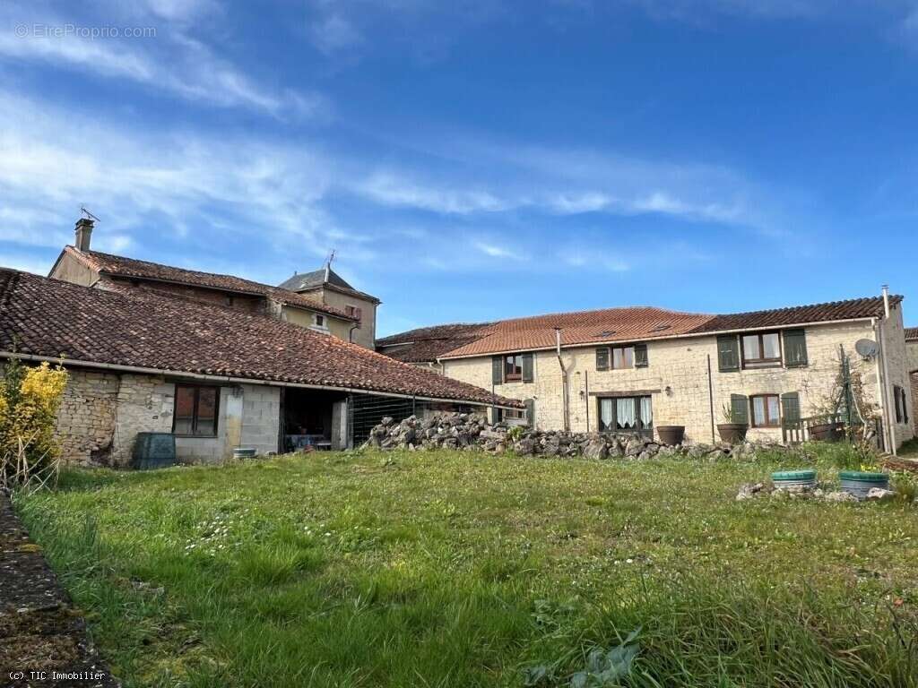Deux Maisons Avec 3 et 4 Chambres Situées Dans un Charmant Village de Campagne - photo 3