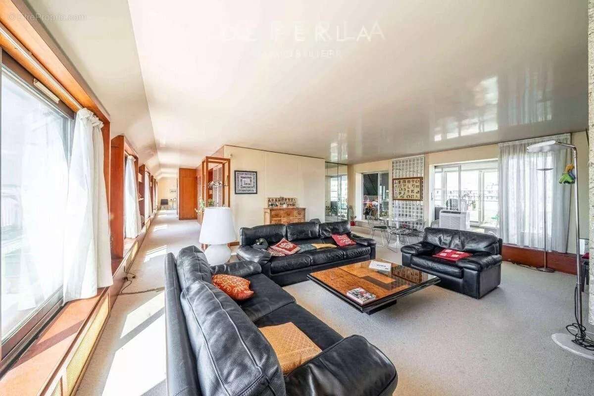 Appartement à PARIS-14E