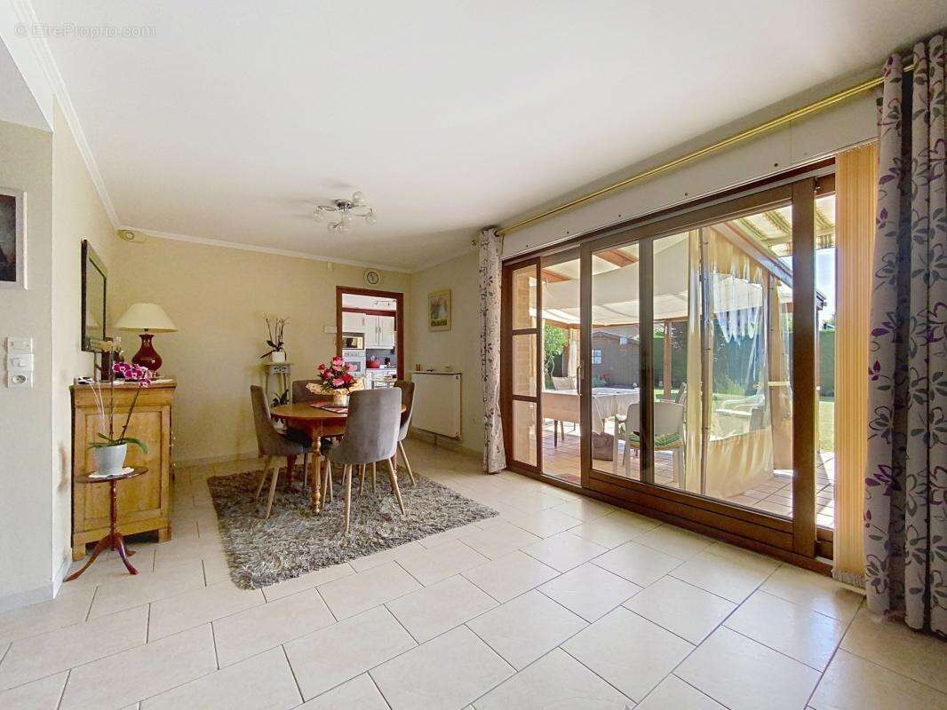Maison à HOUPLINES