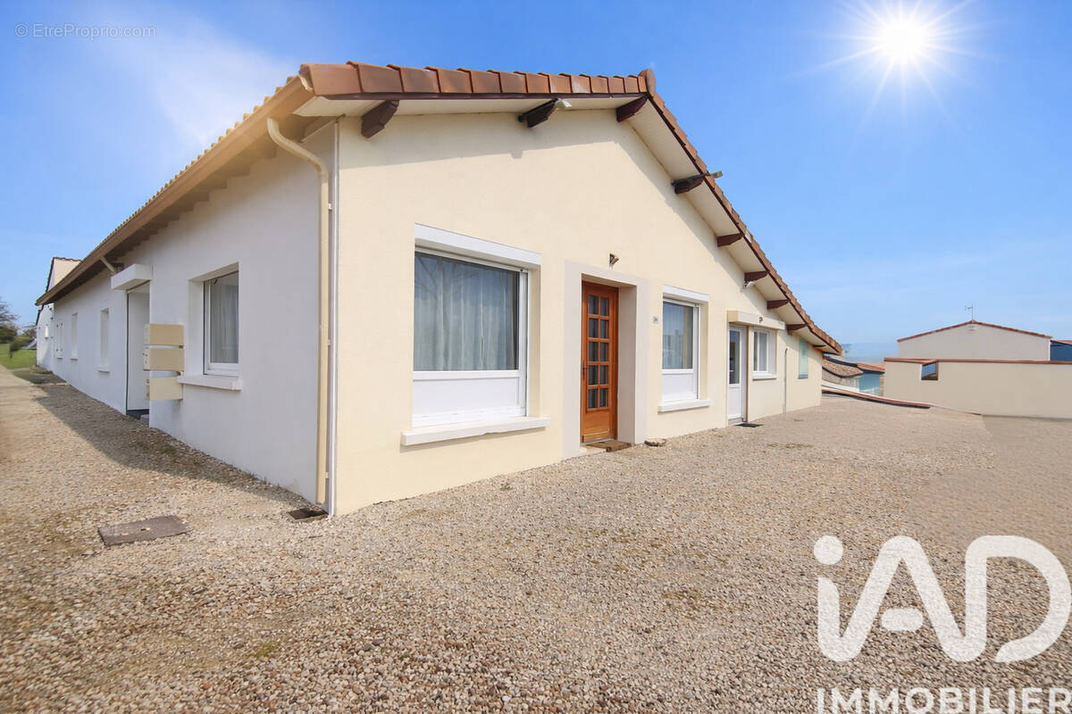 Photo 1 - Maison à CHASSORS