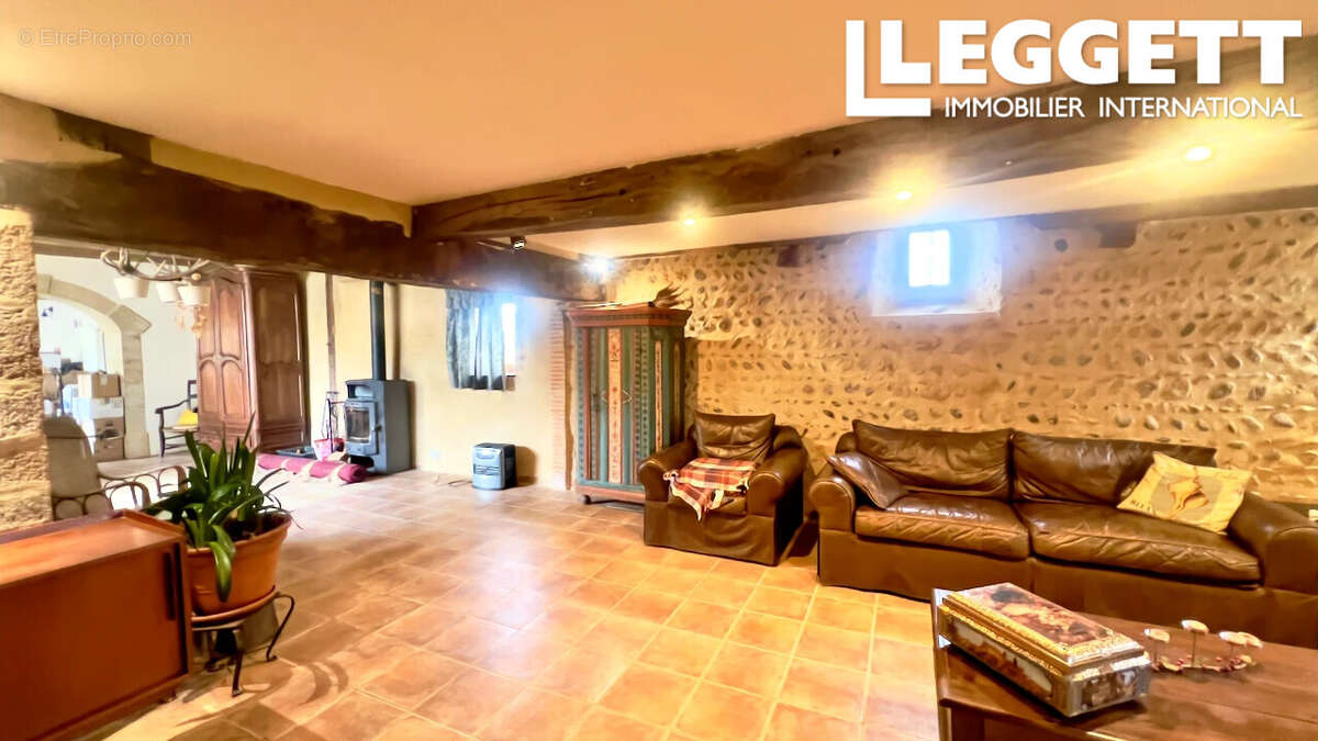 Maison à MONTEGUT-ARROS