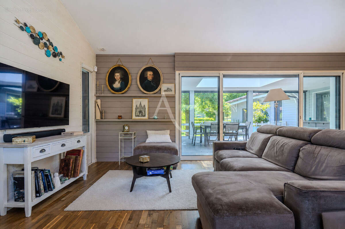 GRADIGNAN Coup de coeur ! - Maison familiale de plain pied en pleine nature - photo 6
