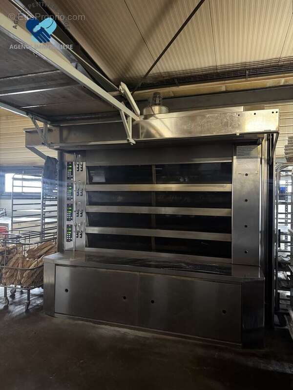 Commerce à LA MAGDELAINE-SUR-TARN