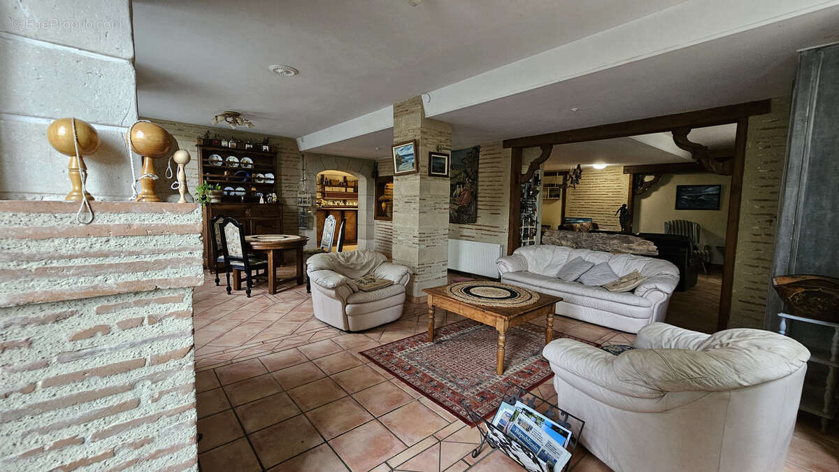 Maison à LE MAS-D'AGENAIS