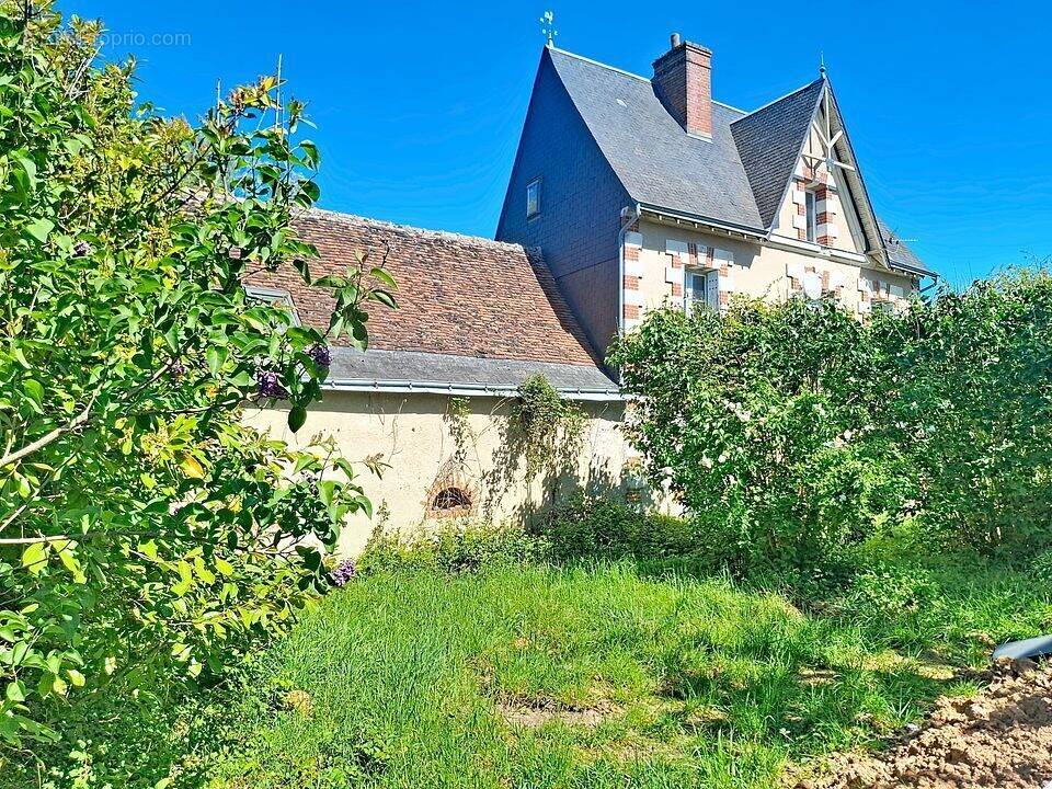 Maison à SAINT-CYR-SUR-LOIRE