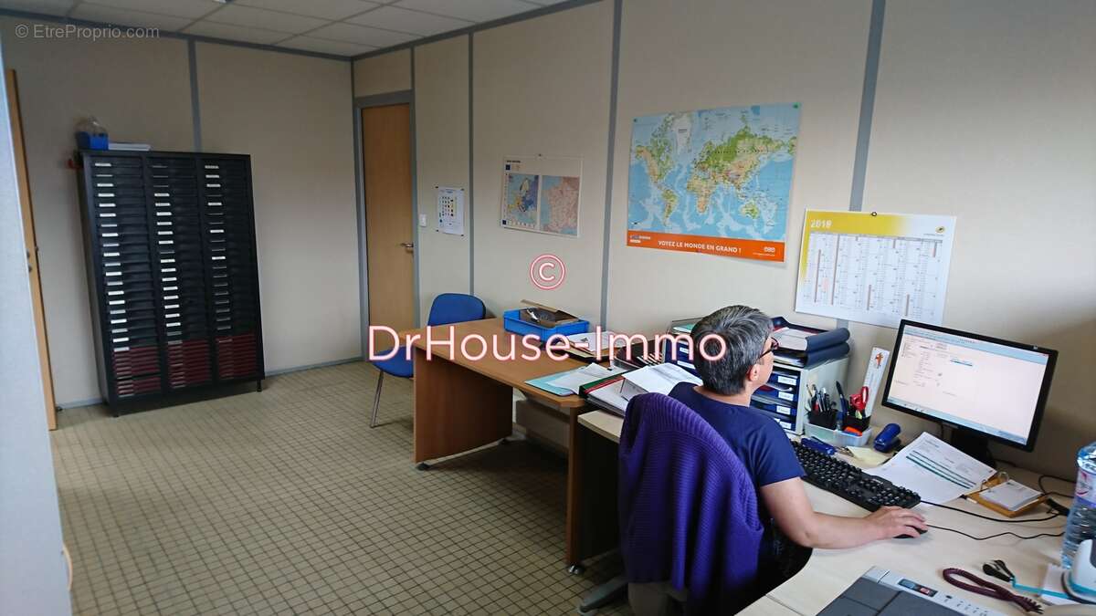 Commerce à SAINT-FLORENT-LE-VIEIL