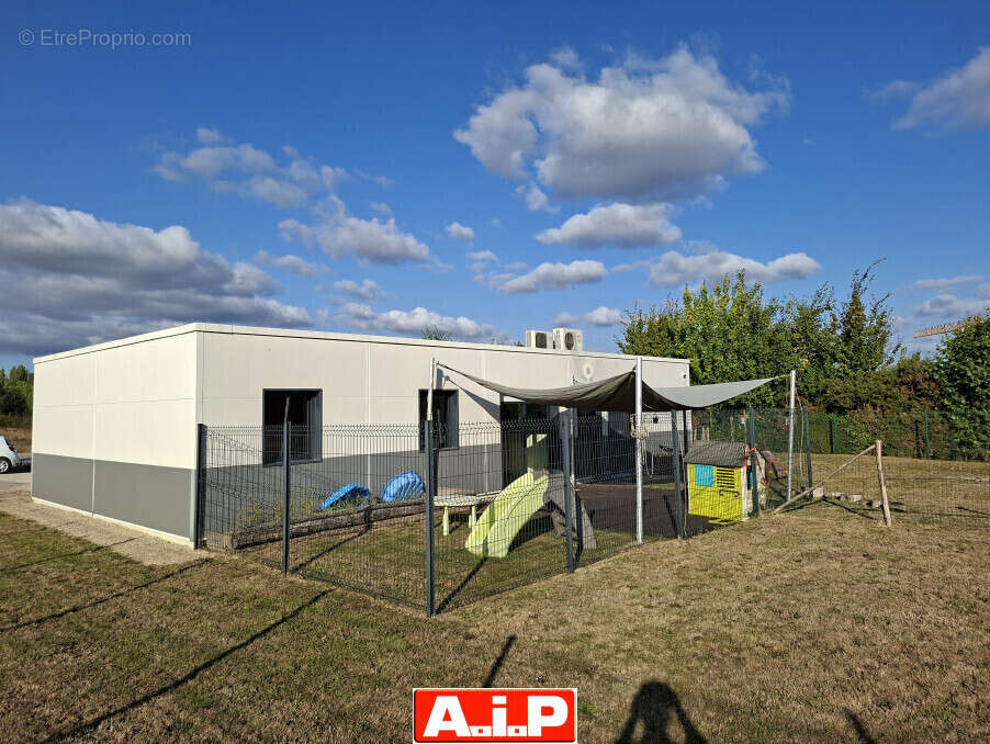 Commerce à POUZAUGES