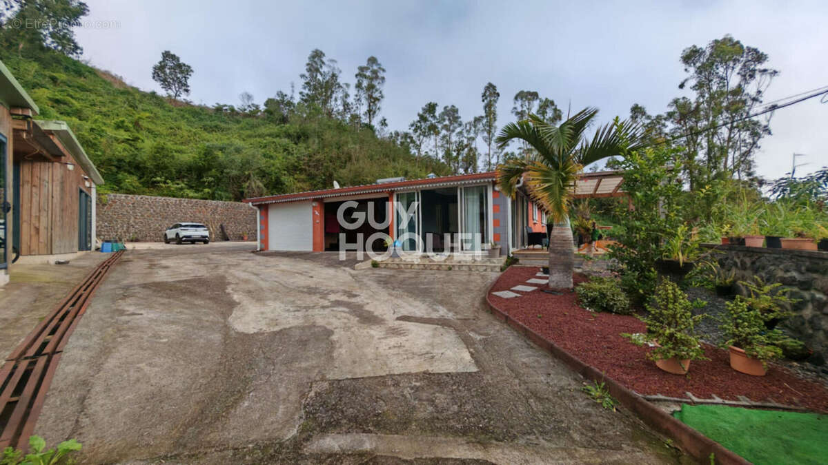 Maison à LES AVIRONS