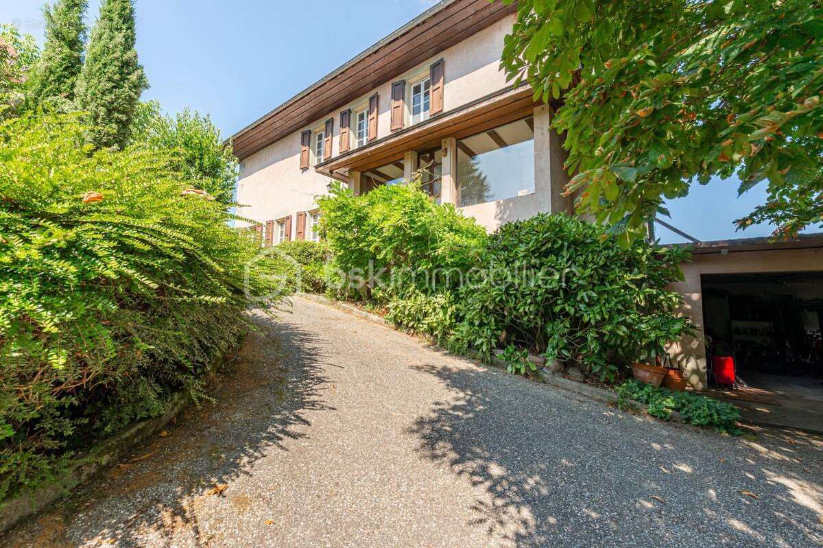 Belle maison de Maître de caractère / Terrain arboré / Sous-sol complet - photo 4