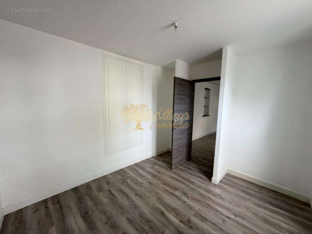 Appartement à SAINT-MAUR-DES-FOSSES