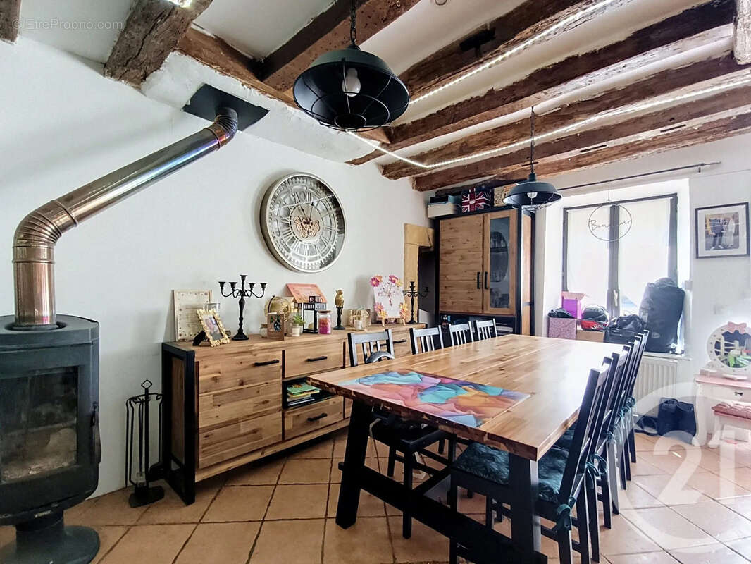 Maison 132 m² à La Croix-En-Brie  - photo 4