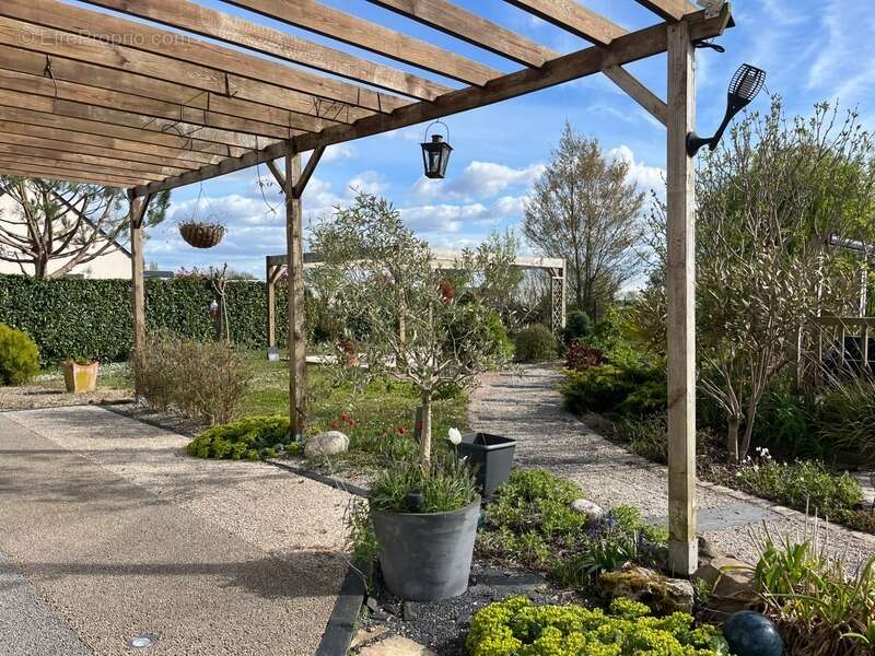 Maison à VILLEBERNIER