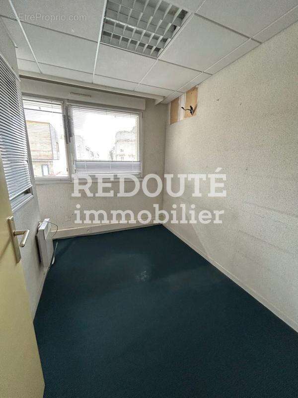 À VENDRE – Ensemble de bureaux d'environ 350 m² avec parkings privatifs – REIMS - photo 7