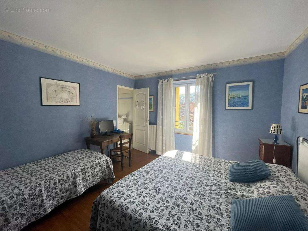 Maison à LA TOUR-SUR-ORB