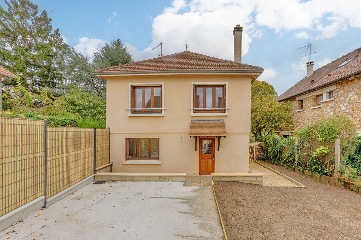 Maison à FONTENAY-LE-FLEURY