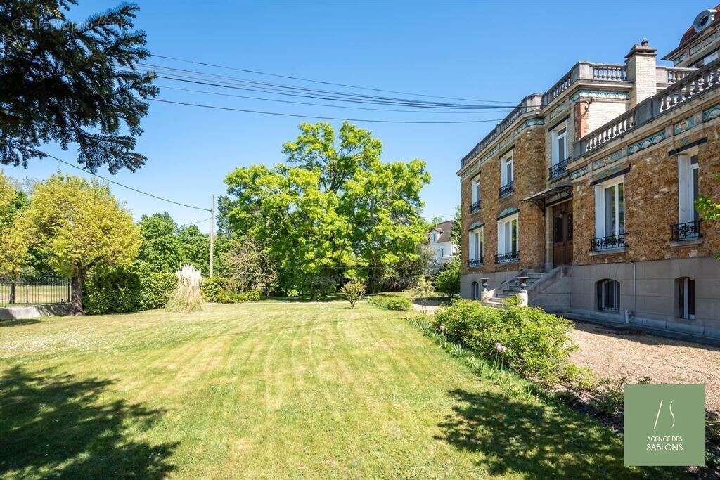 Maison à LE VESINET