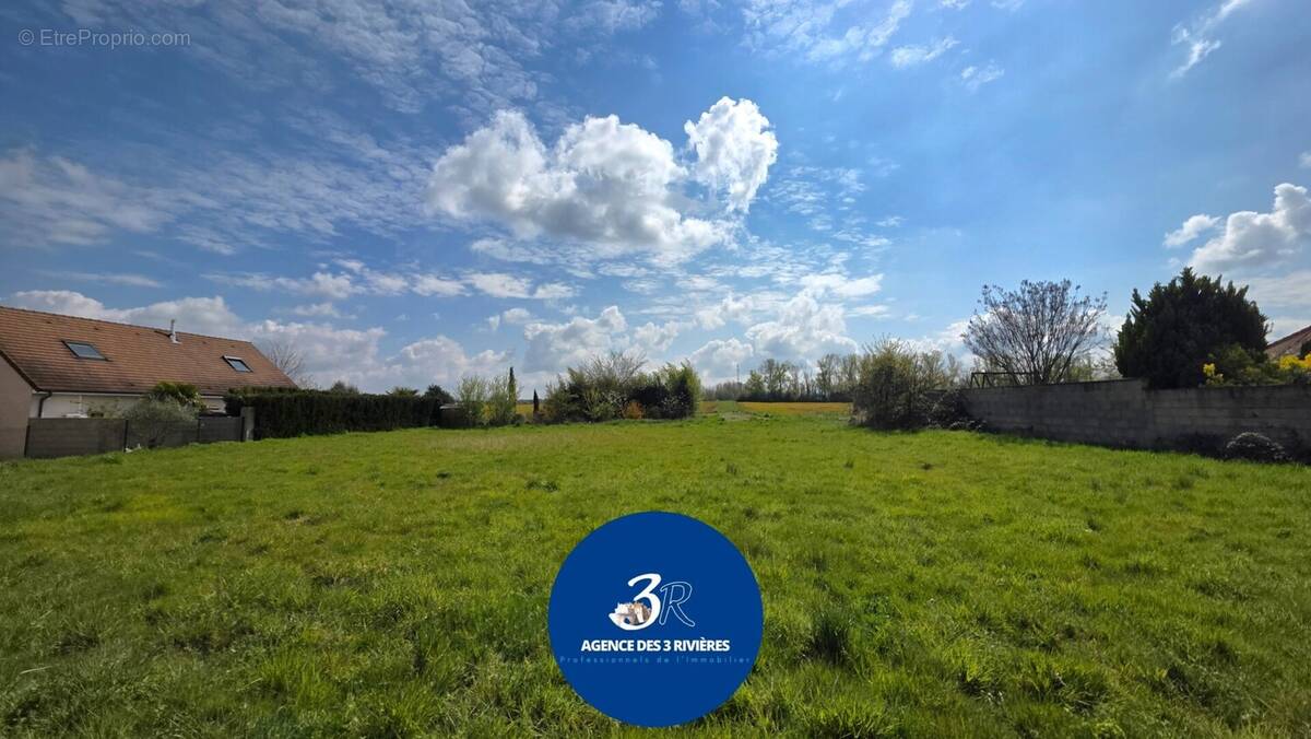 Terrain à CHATENOY-EN-BRESSE