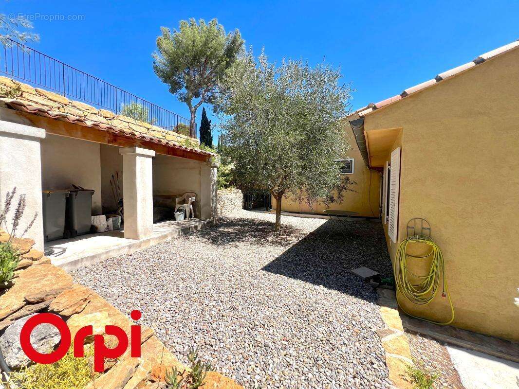 Maison Cocon 47 m² rénovée à neuf – Jardin & Terrasse – 400m du centre – La Cadière d’Azur - photo 2