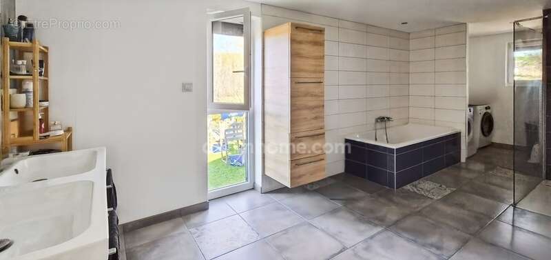 Maison à PLANCHER-BAS