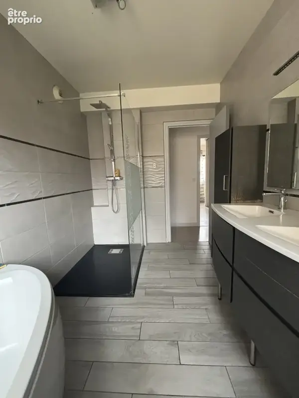 CHATILLON SUR SEINE : proche du centre ville ,maison rénovée de 120 m2 avec grange de 100m2 et cour - photo 17